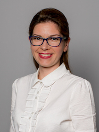 Irina Aļeiņikova : Accountant